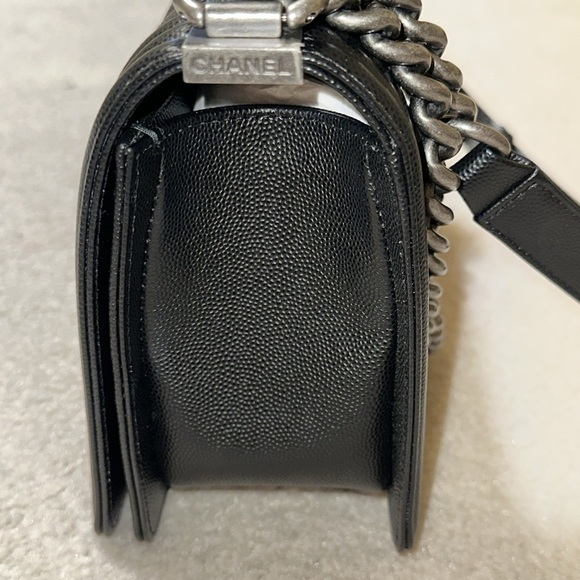 Chanel (old medium) caviar boy bag - Picture 6 of 11